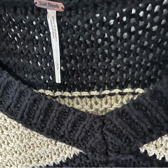 FREE PEOPLE Striped Oversized Black/Tan Crème de le Crème Sweater SZ: M - Picture 3 of 3